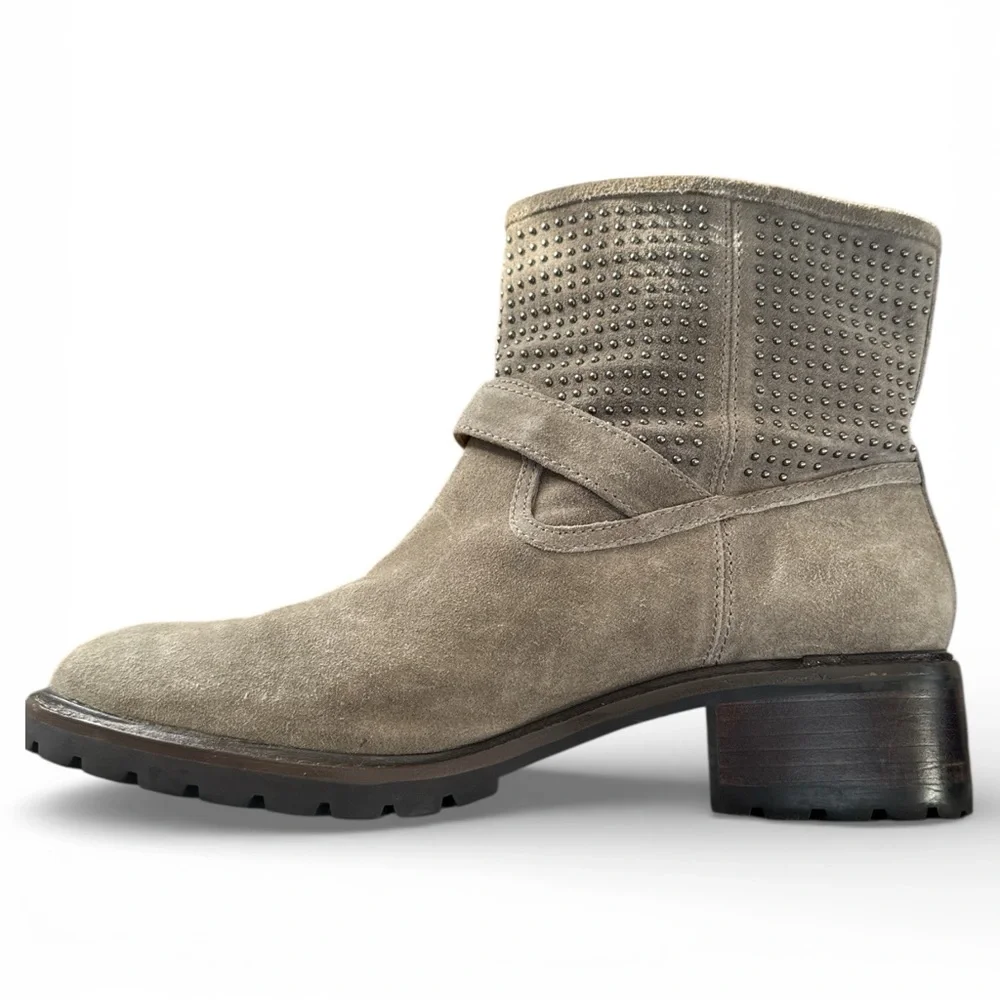 Coach Gates women's studded suede pull-on boots size 9